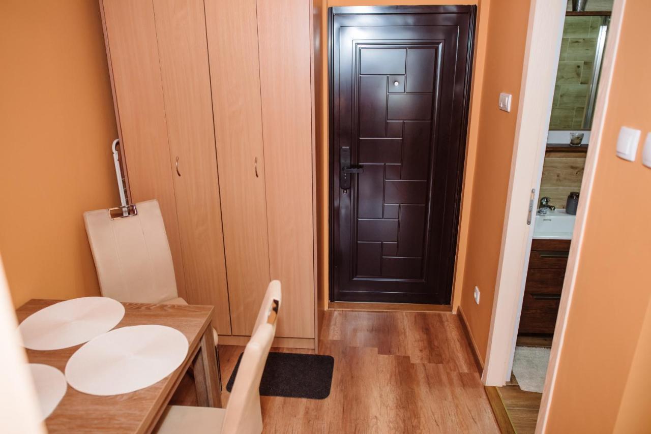 スボティツァLara Apartmanアパートメント エクステリア 写真